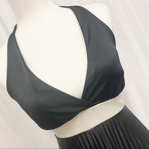 Speechless Black & White Backless Knee Length Formal Dress - Picture 2 of 11